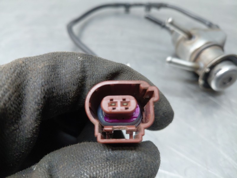 Recambio de inyector para volkswagen caddy v cargo referencia OEM IAM 5L131113D  