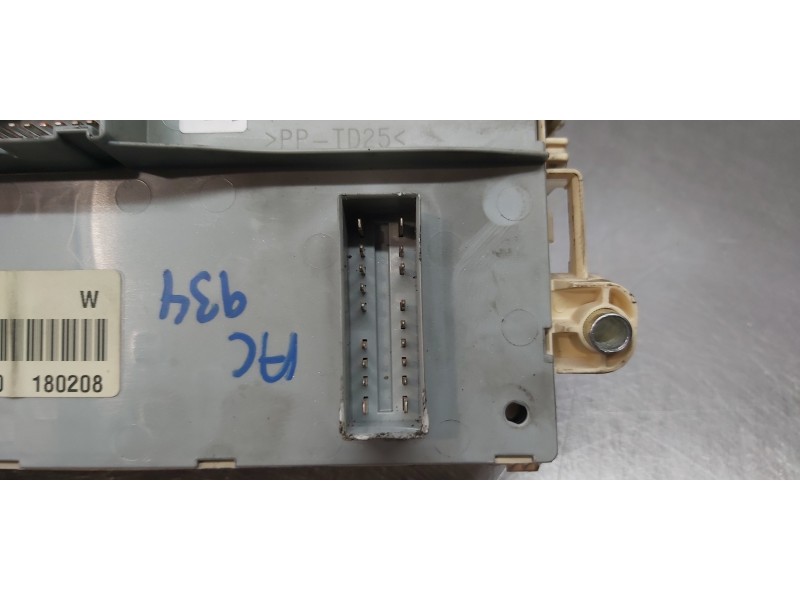 Recambio de caja reles / fusibles para peugeot boxer caja cerrada (rs 3000) (330/333) 2007 ) hdi (330) referencia OEM IAM 136073