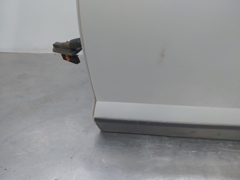 Recambio de puerta trasera izquierda para volkswagen taigo life referencia OEM IAM 2G4833051R  