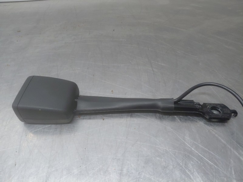 Recambio de enganche del cinturon delantero der para volkswagen caddy v cargo referencia OEM IAM 2K7857755DMNB  