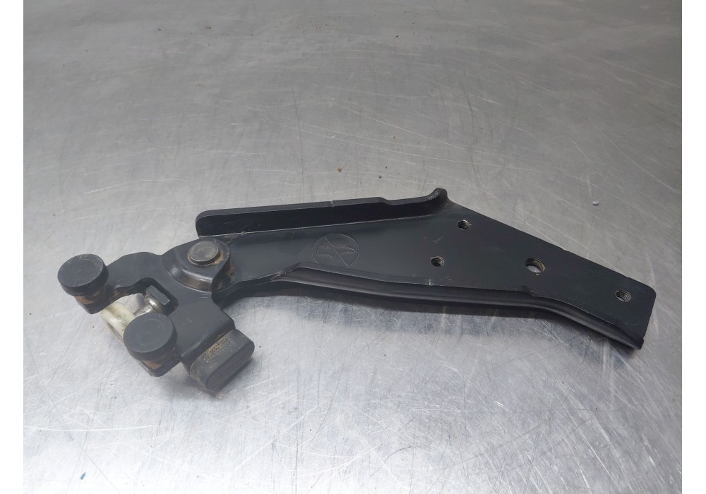 Recambio de soporte / guia puerta corredera para volkswagen caddy v cargo referencia OEM IAM 2K7843398A  