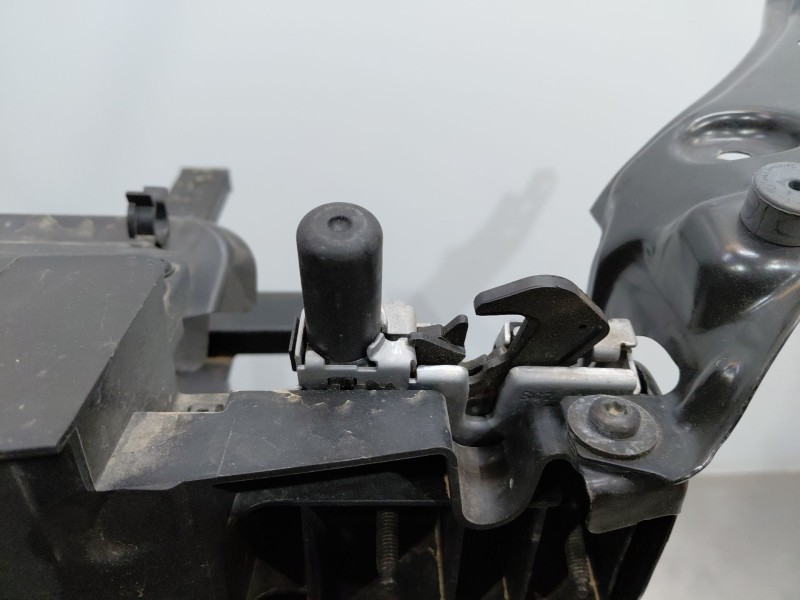 Recambio de panel frontal para volkswagen caddy v cargo referencia OEM IAM 2K7805588G  