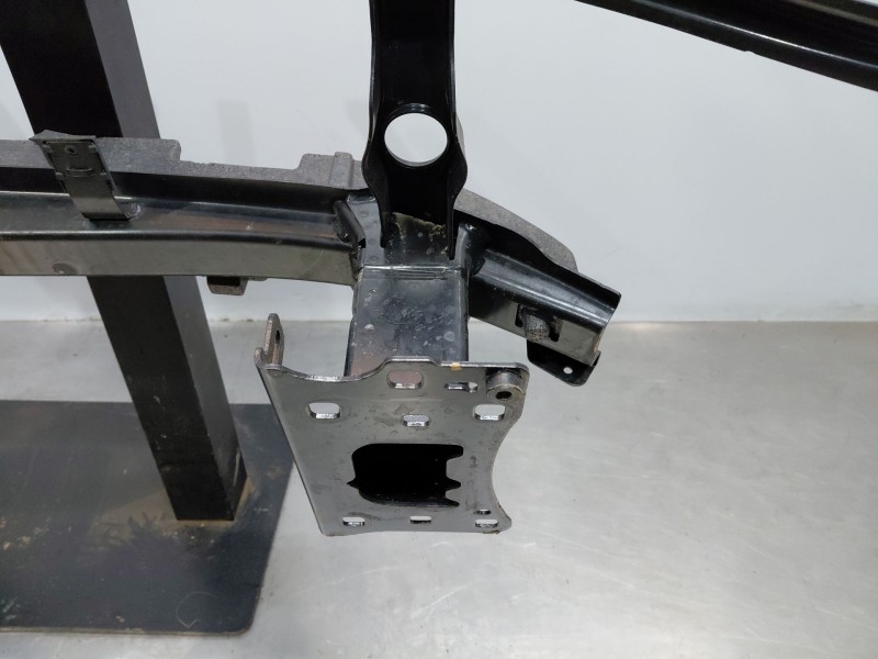 Recambio de refuerzo paragolpes delantero para volkswagen caddy v cargo referencia OEM IAM 2K7807109C  