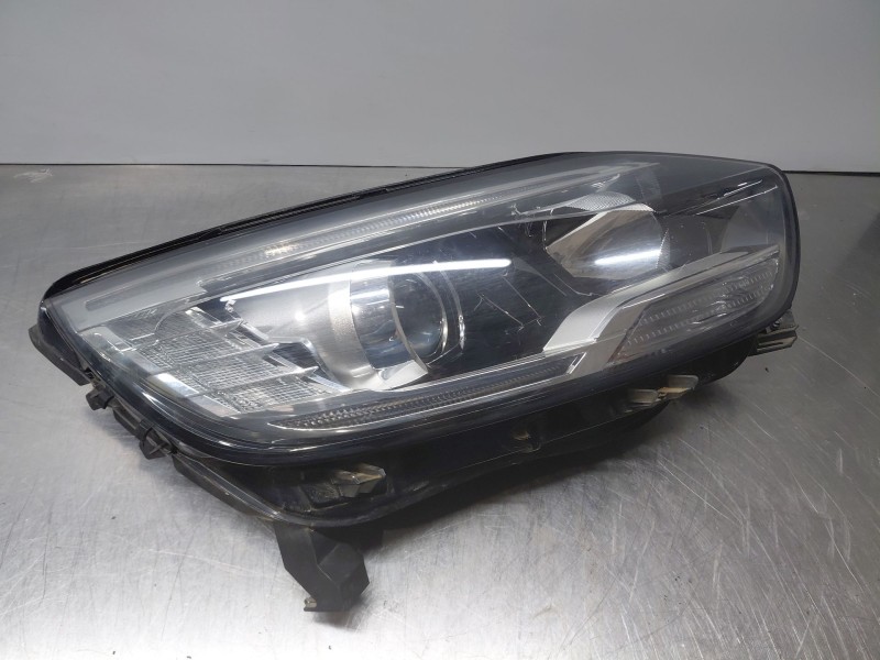 Recambio de faro derecho para renault scenic iv intens referencia OEM IAM 260101685R  