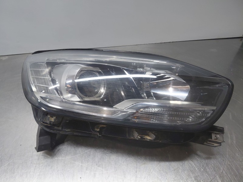 Recambio de faro derecho para renault scenic iv intens referencia OEM IAM 260101685R  