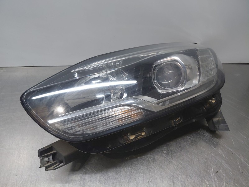 Recambio de faro izquierdo para renault scenic iv intens referencia OEM IAM 260606727R  