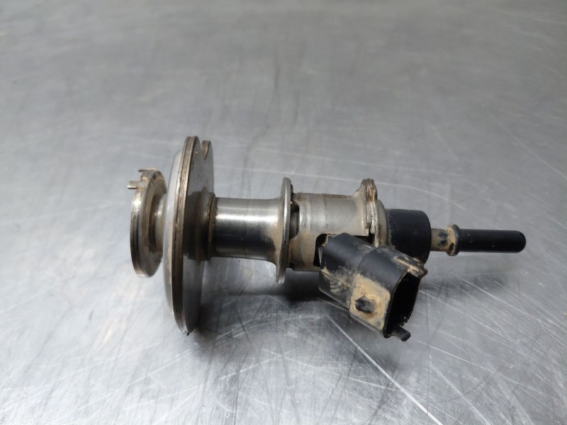 Recambio de inyector para volkswagen caddy v cargo referencia OEM IAM 07LA131113A  