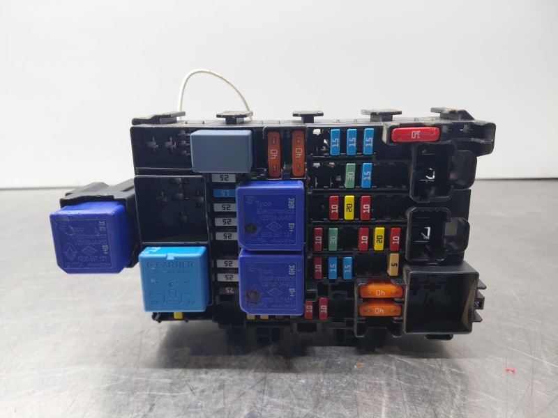 Recambio de caja reles / fusibles para renault scenic iv intens referencia OEM IAM 243800453R  