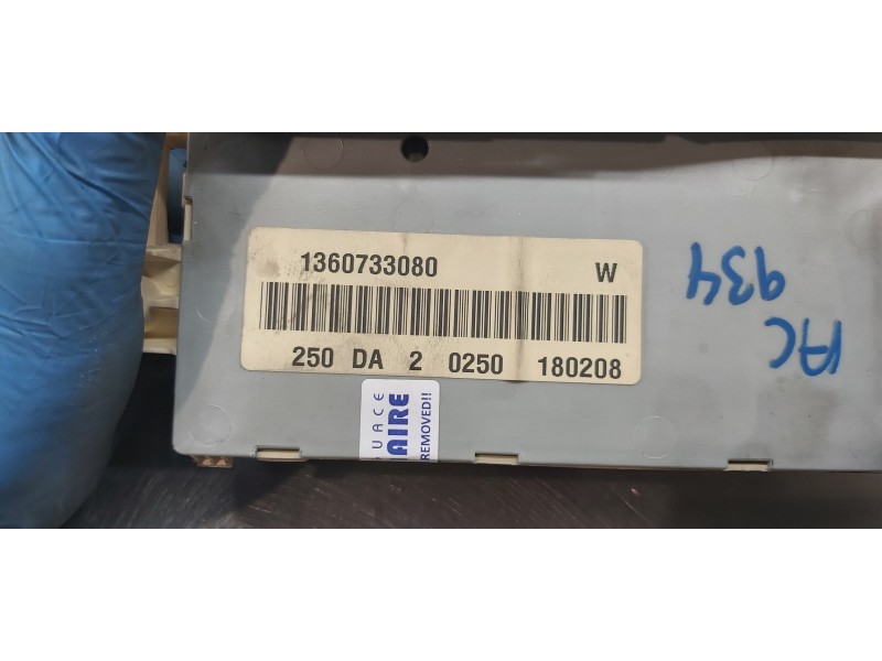 Recambio de caja reles / fusibles para peugeot boxer caja cerrada (rs 3000) (330/333) 2007 ) hdi (330) referencia OEM IAM 136073