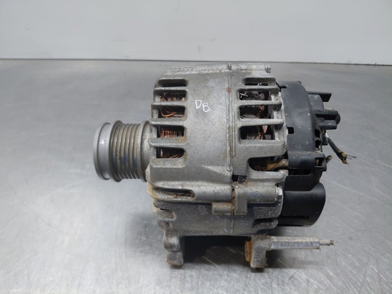 Recambio de alternador para volkswagen caddy v cargo referencia OEM IAM   
