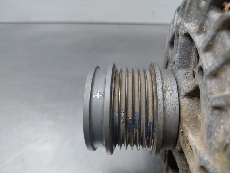 Recambio de alternador para volkswagen caddy v cargo referencia OEM IAM   