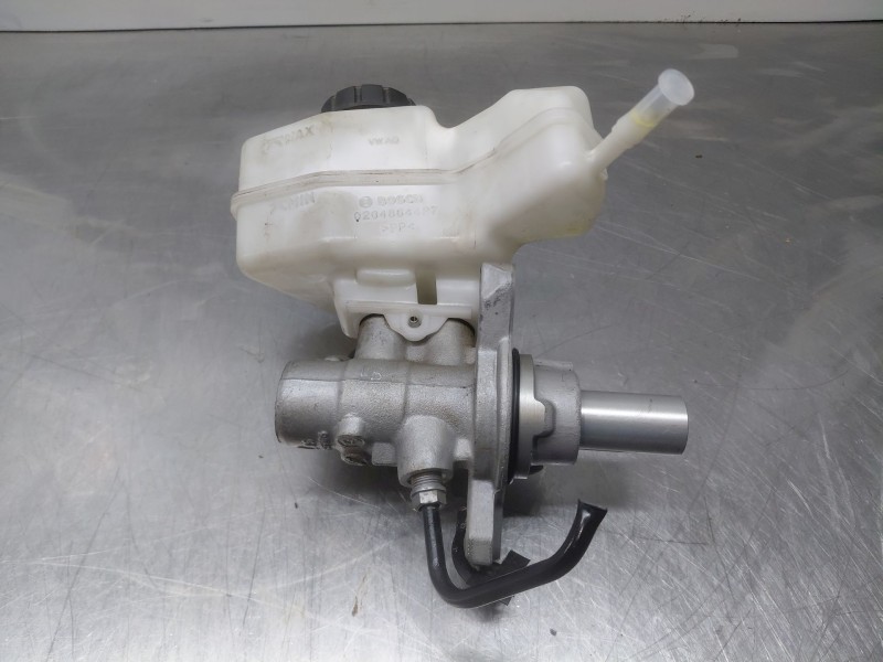 Recambio de bomba freno para volkswagen caddy v cargo referencia OEM IAM   