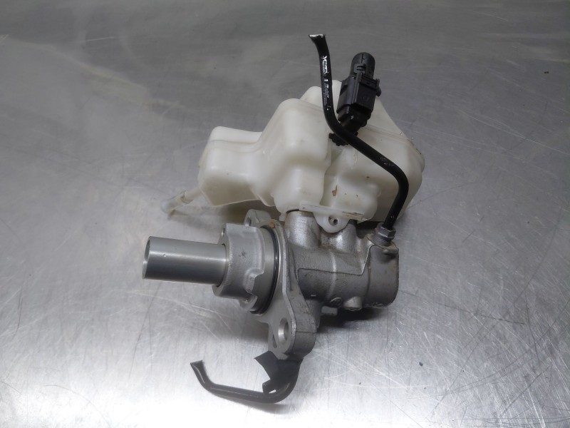 Recambio de bomba freno para volkswagen caddy v cargo referencia OEM IAM   