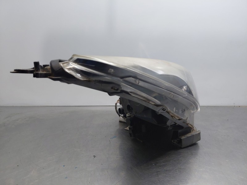 Recambio de faro derecho para peugeot 3008 style referencia OEM IAM 9805505380  
