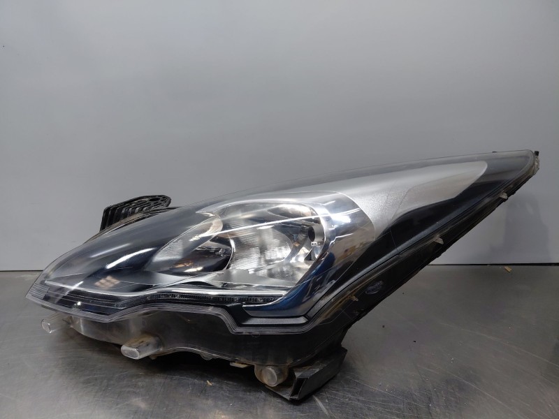 Recambio de faro izquierdo para peugeot 3008 style referencia OEM IAM 9805505480  