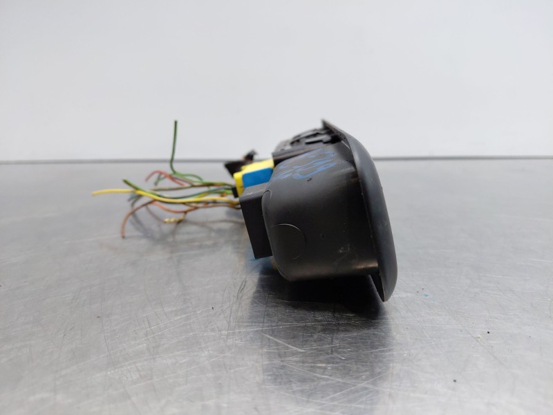 Recambio de mando elevalunas delantero izquierdo para peugeot 3008 style referencia OEM IAM 98144143ZD  