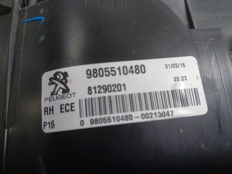 Recambio de piloto trasero derecho para peugeot 3008 style referencia OEM IAM 9805510480  