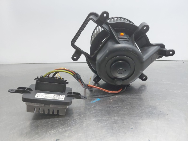 Recambio de ventilador calefaccion para peugeot 3008 style referencia OEM IAM 6441CP  