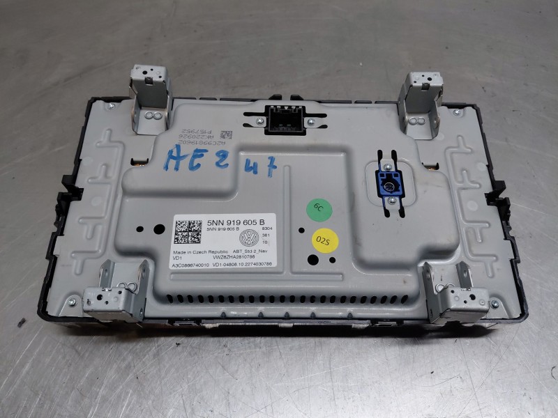 Recambio de pantalla multifuncion para volkswagen taigo life referencia OEM IAM   