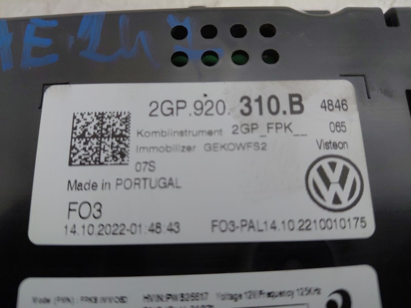 Recambio de cuadro instrumentos para volkswagen taigo life referencia OEM IAM   