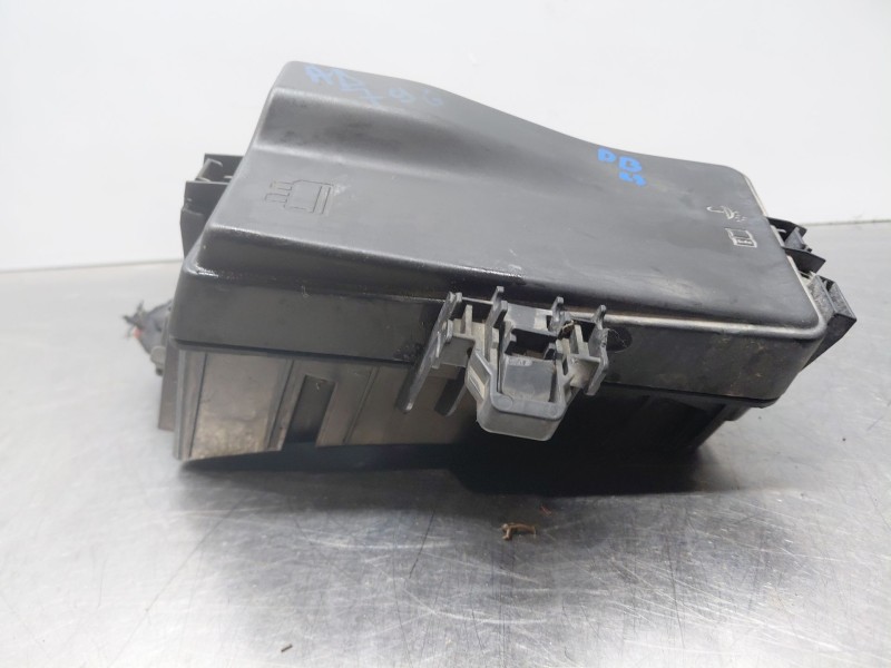 Recambio de caja reles / fusibles para volkswagen caddy v cargo referencia OEM IAM   