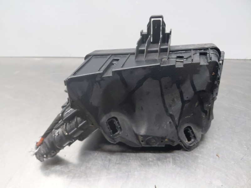 Recambio de caja reles / fusibles para volkswagen caddy v cargo referencia OEM IAM   