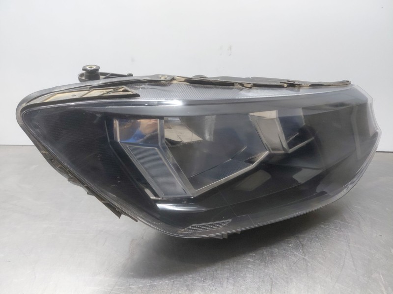 Recambio de faro derecho para volkswagen caddy v cargo referencia OEM IAM   