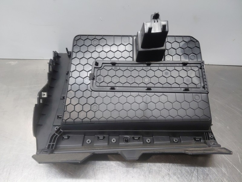 Recambio de guantera para volkswagen caddy v cargo referencia OEM IAM   