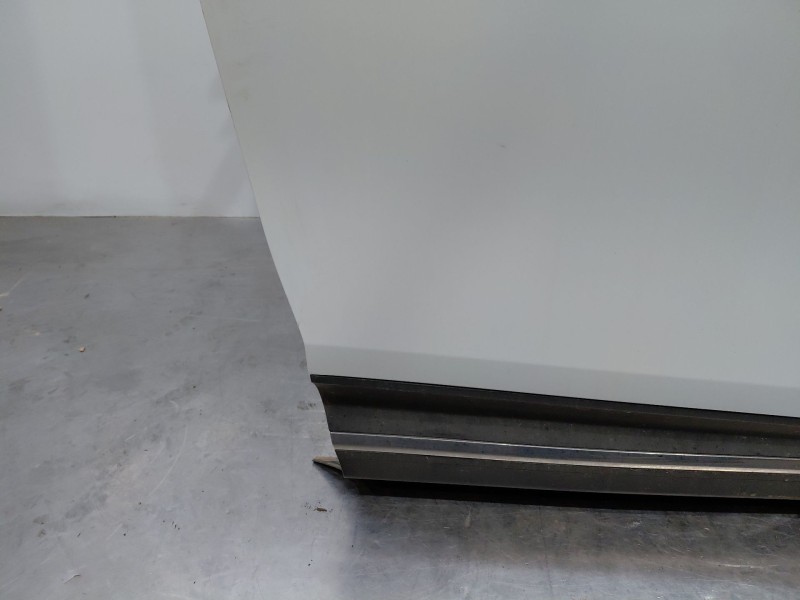 Recambio de puerta delantera derecha para renault scenic iv intens referencia OEM IAM   