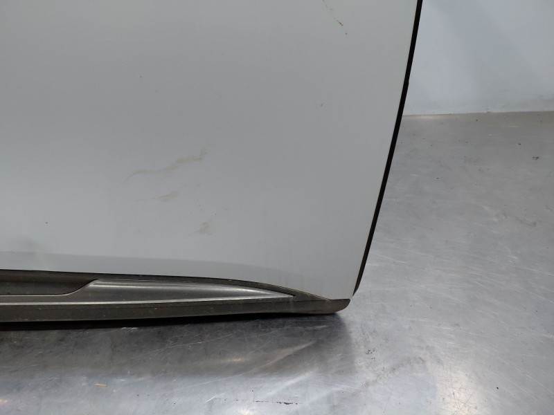Recambio de puerta delantera derecha para renault scenic iv intens referencia OEM IAM   