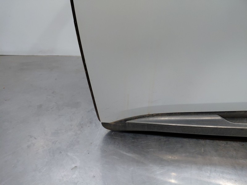 Recambio de puerta delantera izquierda para renault scenic iv intens referencia OEM IAM   
