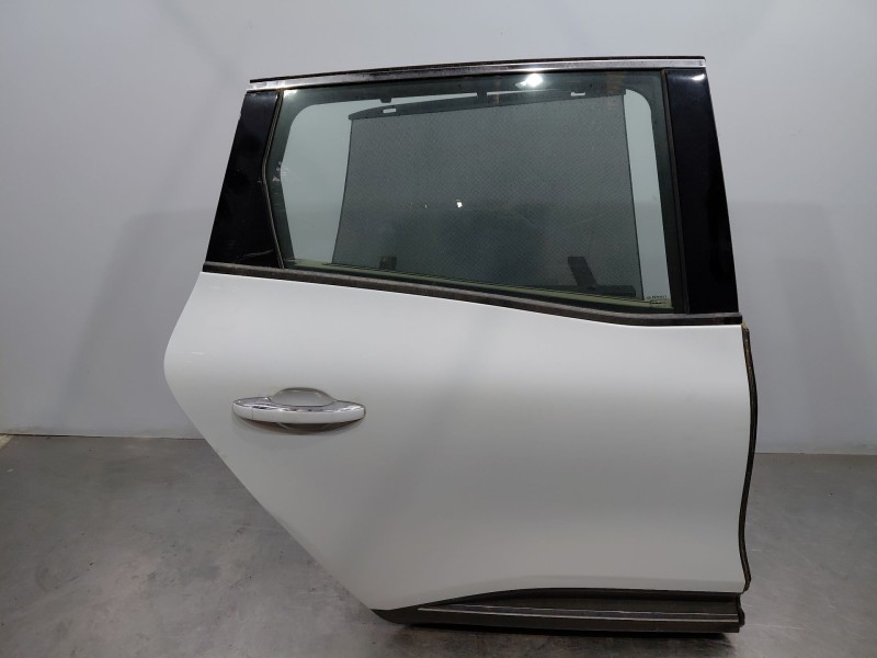 Recambio de puerta trasera derecha para renault scenic iv intens referencia OEM IAM   