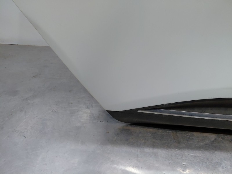 Recambio de puerta trasera derecha para renault scenic iv intens referencia OEM IAM   
