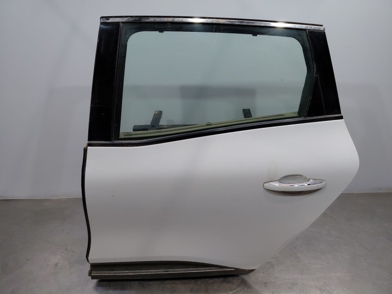 Recambio de puerta trasera izquierda para renault scenic iv intens referencia OEM IAM   