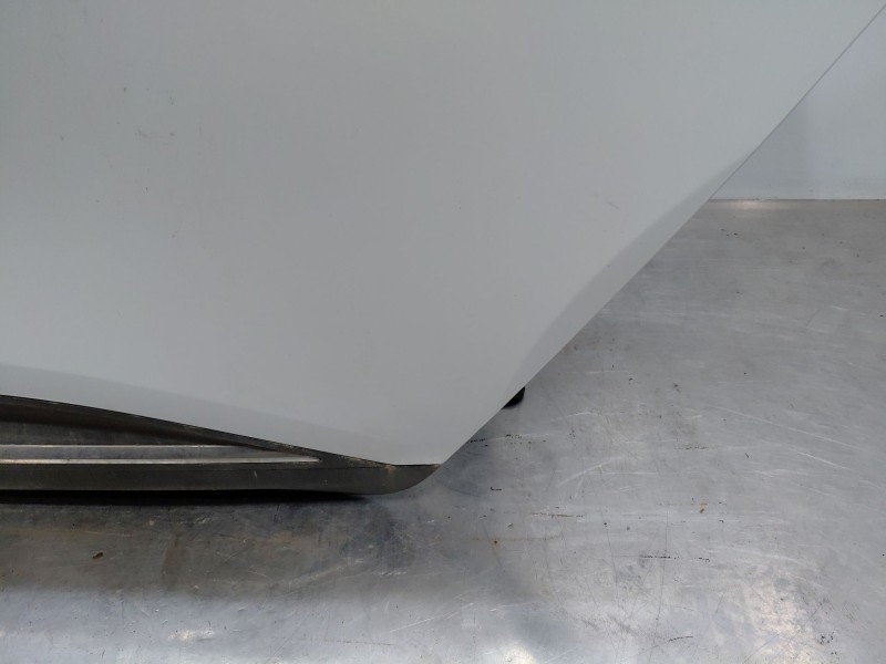Recambio de puerta trasera izquierda para renault scenic iv intens referencia OEM IAM   