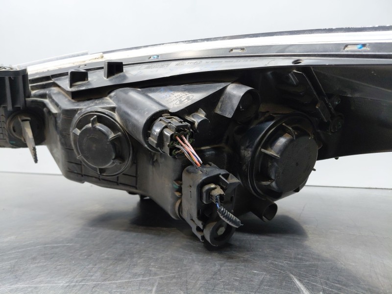Recambio de faro derecho para hyundai i20 ii (gb, ib) 1.2 referencia OEM IAM 92102C8200  