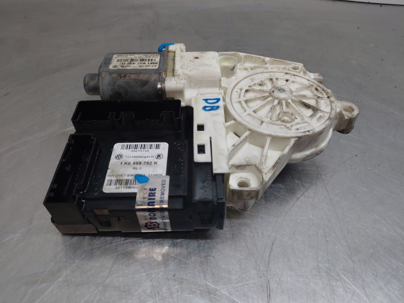 Recambio de mando elevalunas delantero izquierdo para volkswagen golf plus v (5m1, 521) 2.0 tdi referencia OEM IAM   