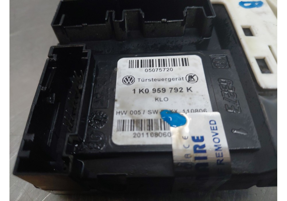 Recambio de mando elevalunas delantero izquierdo para volkswagen golf plus v (5m1, 521) 2.0 tdi referencia OEM IAM   