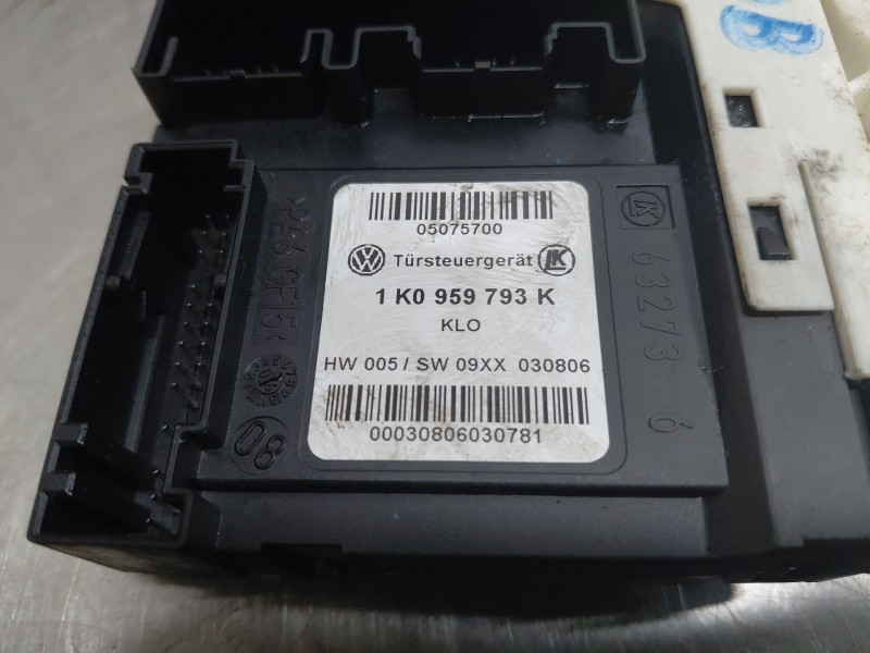 Recambio de mando elevalunas delantero derecho para volkswagen golf plus v (5m1, 521) 2.0 tdi referencia OEM IAM   