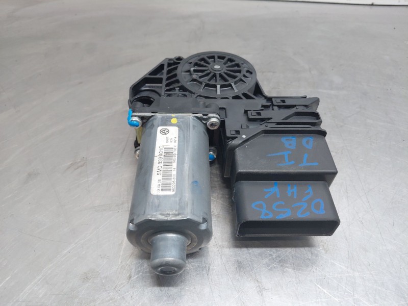 Recambio de mando elevalunas trasero izquierdo para volkswagen golf plus v (5m1, 521) 2.0 tdi referencia OEM IAM   