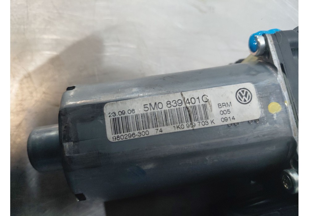 Recambio de mando elevalunas trasero izquierdo para volkswagen golf plus v (5m1, 521) 2.0 tdi referencia OEM IAM   