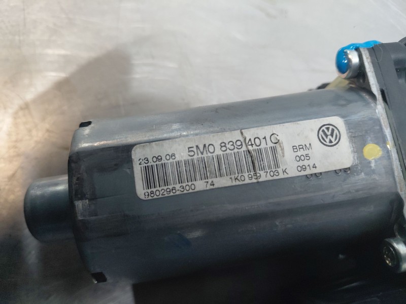 Recambio de mando elevalunas trasero izquierdo para volkswagen golf plus v (5m1, 521) 2.0 tdi referencia OEM IAM   