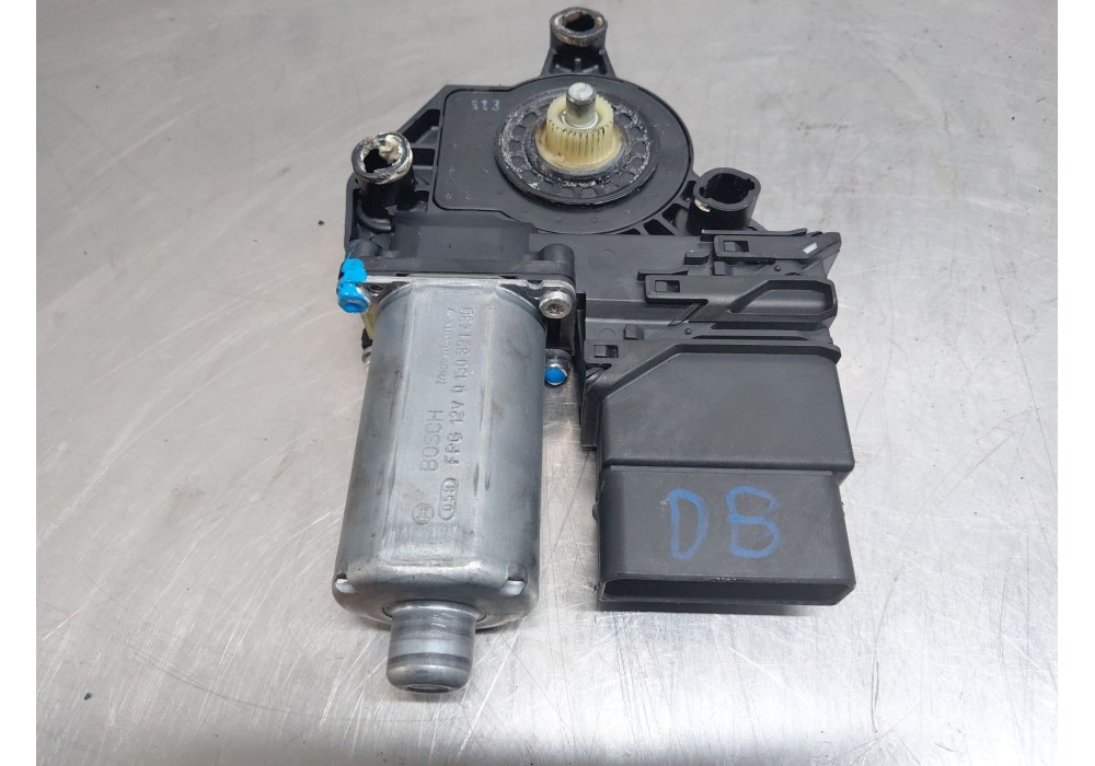 Recambio de mando elevalunas trasero derecho para volkswagen golf plus v (5m1, 521) 2.0 tdi referencia OEM IAM   
