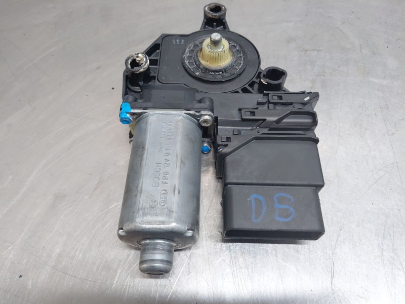 Recambio de mando elevalunas trasero derecho para volkswagen golf plus v (5m1, 521) 2.0 tdi referencia OEM IAM   