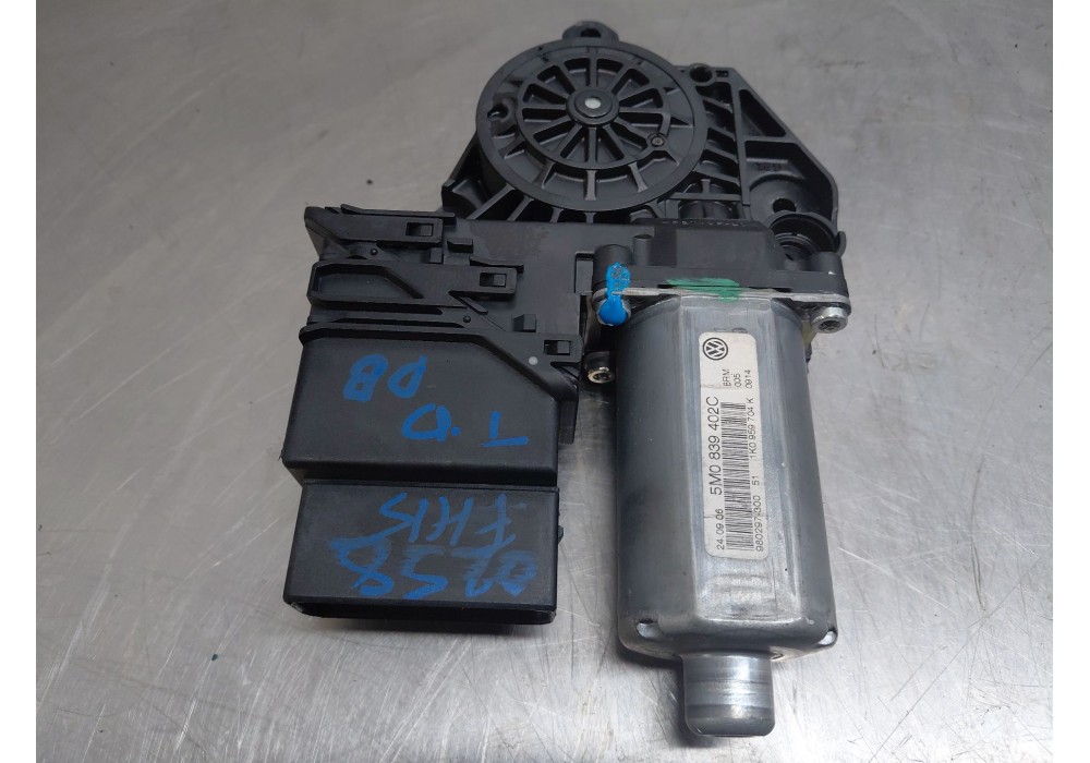 Recambio de mando elevalunas trasero derecho para volkswagen golf plus v (5m1, 521) 2.0 tdi referencia OEM IAM   