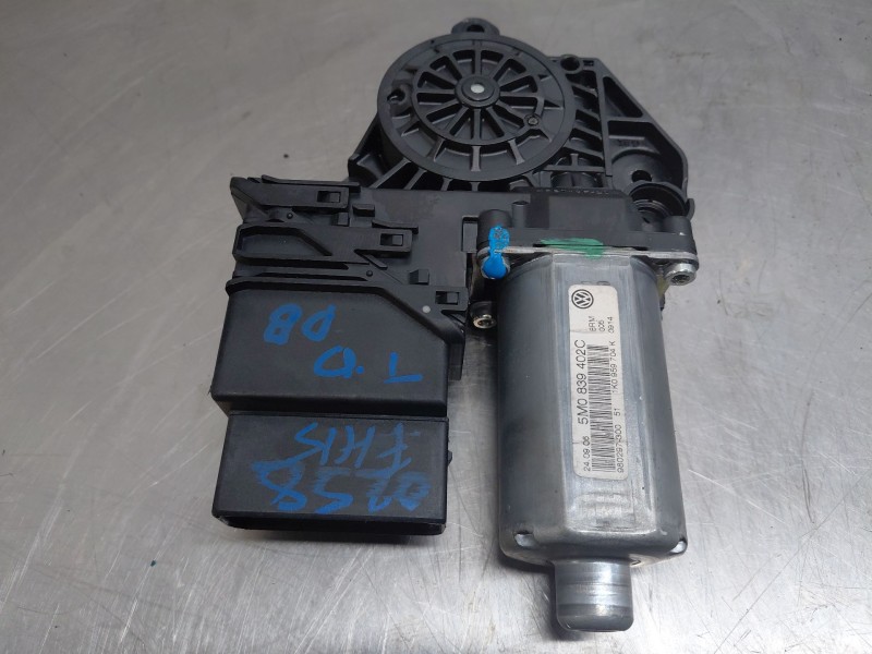 Recambio de mando elevalunas trasero derecho para volkswagen golf plus v (5m1, 521) 2.0 tdi referencia OEM IAM   