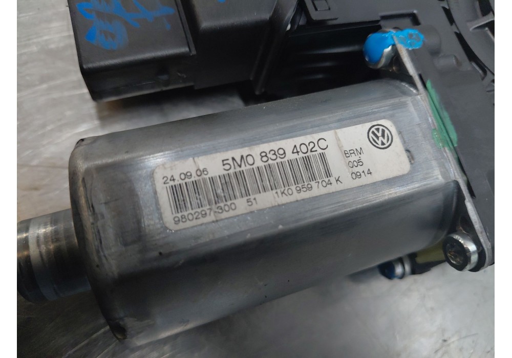 Recambio de mando elevalunas trasero derecho para volkswagen golf plus v (5m1, 521) 2.0 tdi referencia OEM IAM   