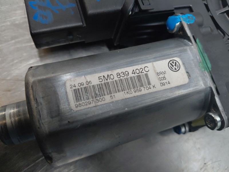 Recambio de mando elevalunas trasero derecho para volkswagen golf plus v (5m1, 521) 2.0 tdi referencia OEM IAM   