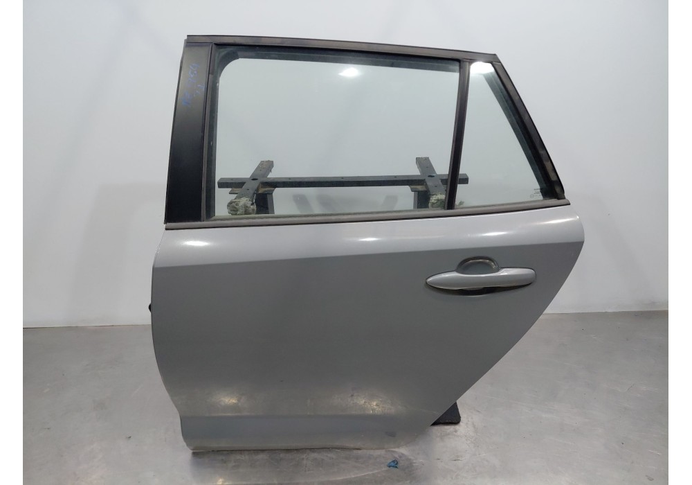 Recambio de puerta trasera izquierda para toyota corolla touring sports (e21) hybrid referencia OEM IAM   