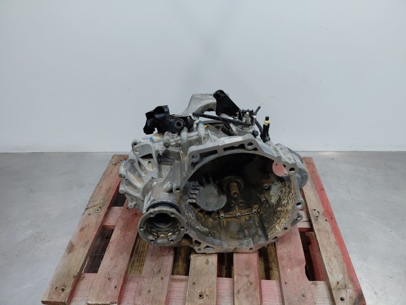 Recambio de caja cambios para volkswagen caddy v cargo referencia OEM IAM VCN 0C9300045M 0C9300045MX